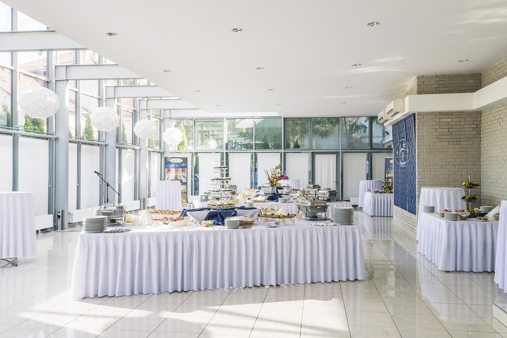 Hotel Central Nyíregyháza Екстериор снимка