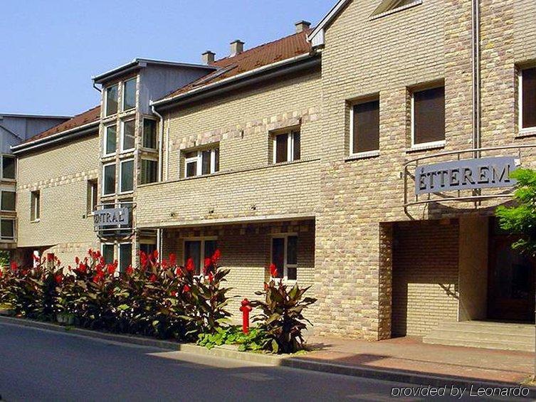 Hotel Central Nyíregyháza Екстериор снимка