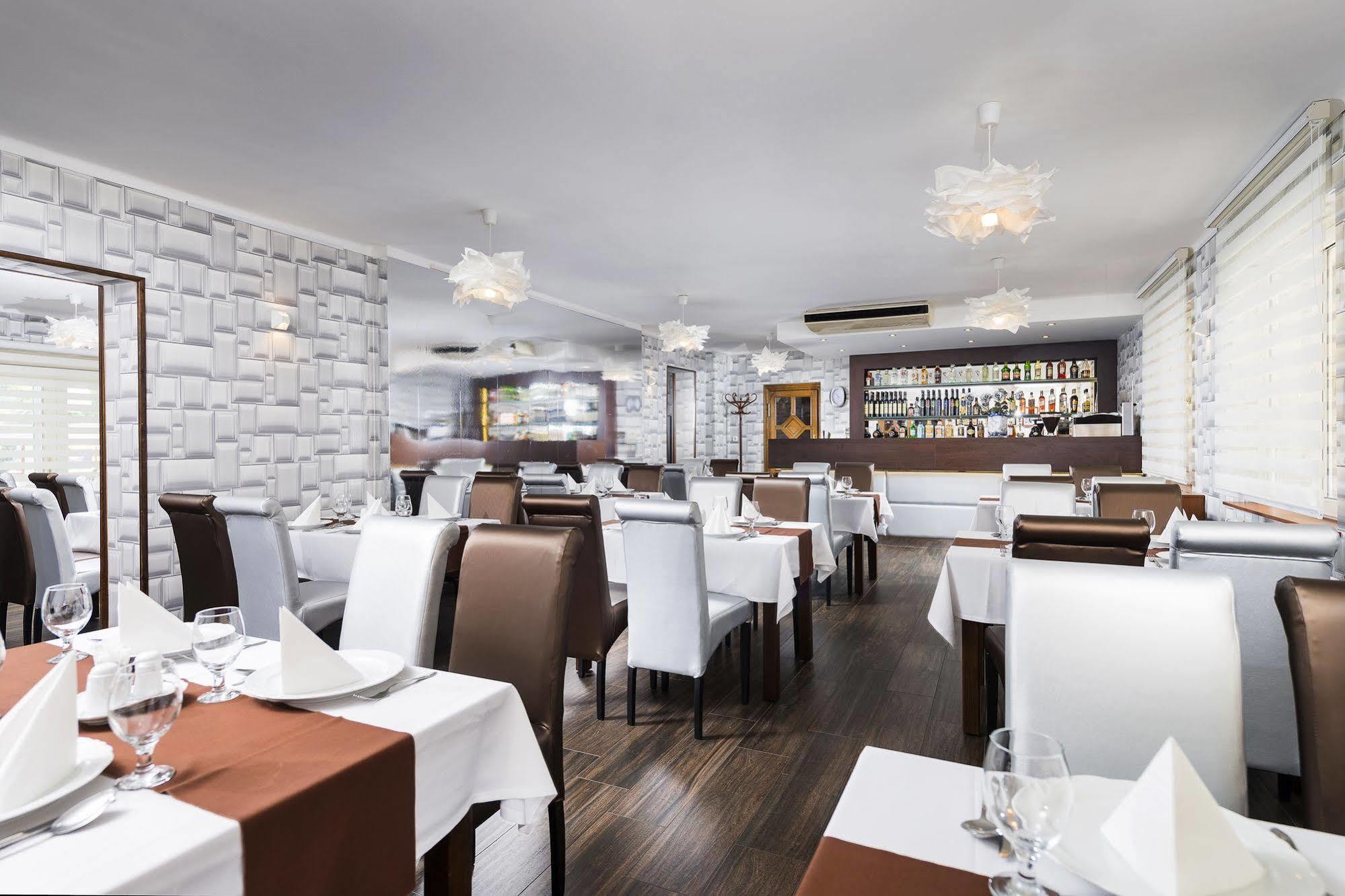 Hotel Central Nyíregyháza Екстериор снимка