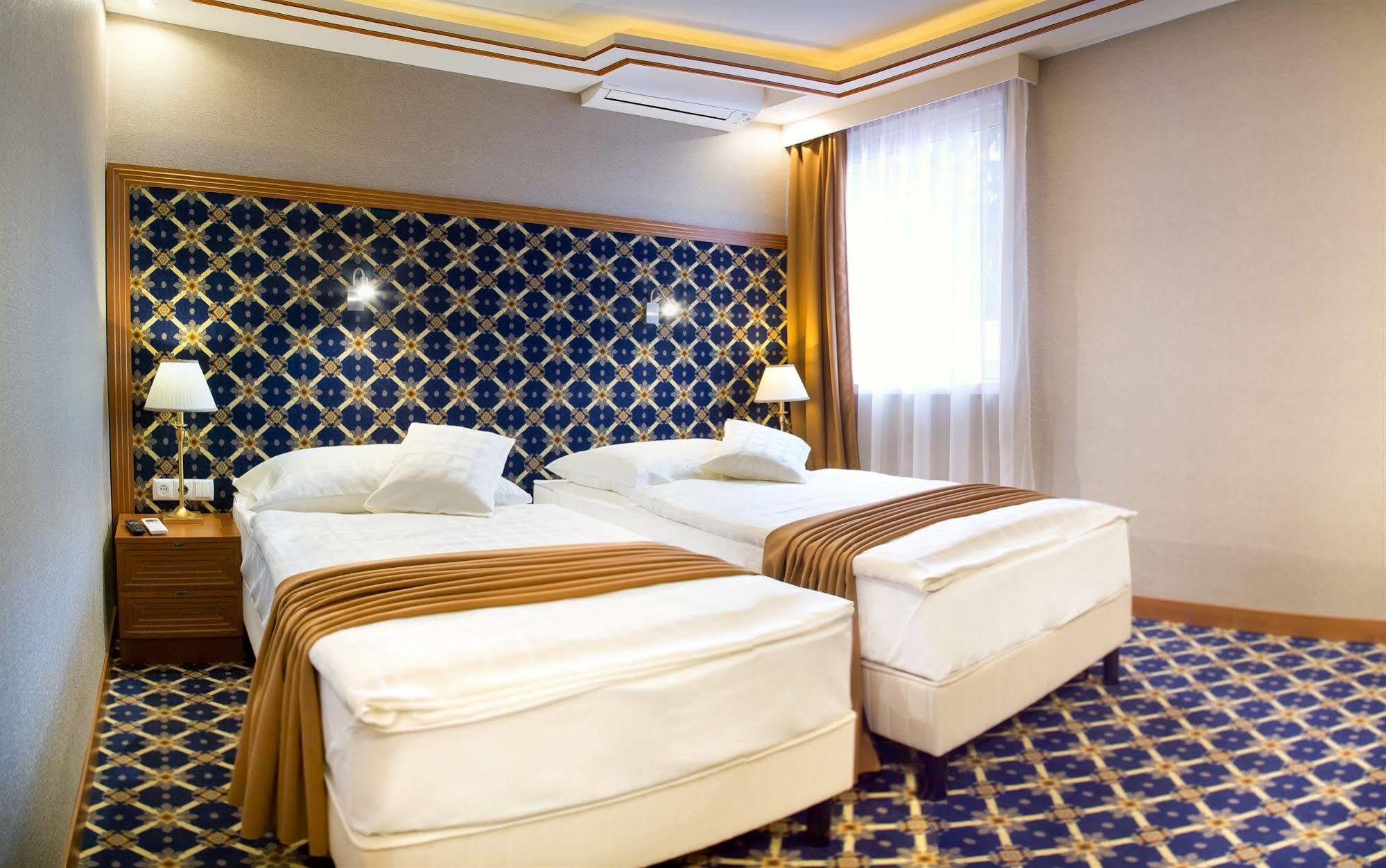 Hotel Central Nyíregyháza Екстериор снимка